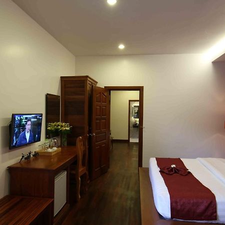 Holy Angkor Deluxe Hotel Siem Reap Bagian luar foto