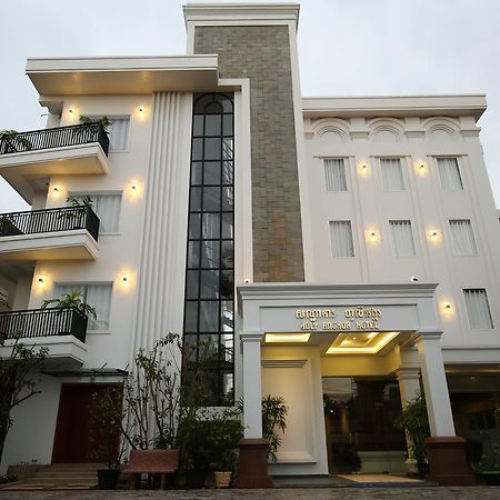 Holy Angkor Deluxe Hotel Siem Reap Bagian luar foto
