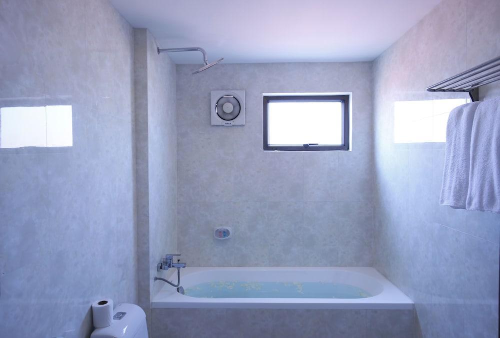 Holy Angkor Deluxe Hotel Siem Reap Bagian luar foto