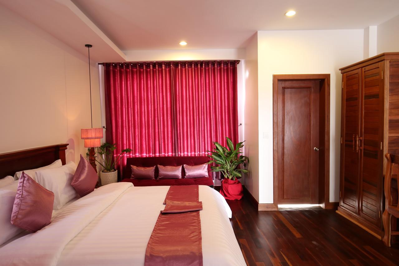 Holy Angkor Deluxe Hotel Siem Reap Bagian luar foto