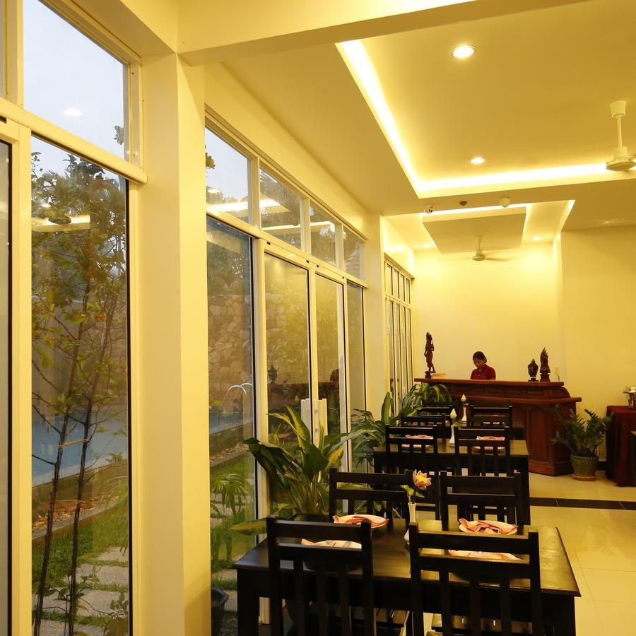 Holy Angkor Deluxe Hotel Siem Reap Bagian luar foto
