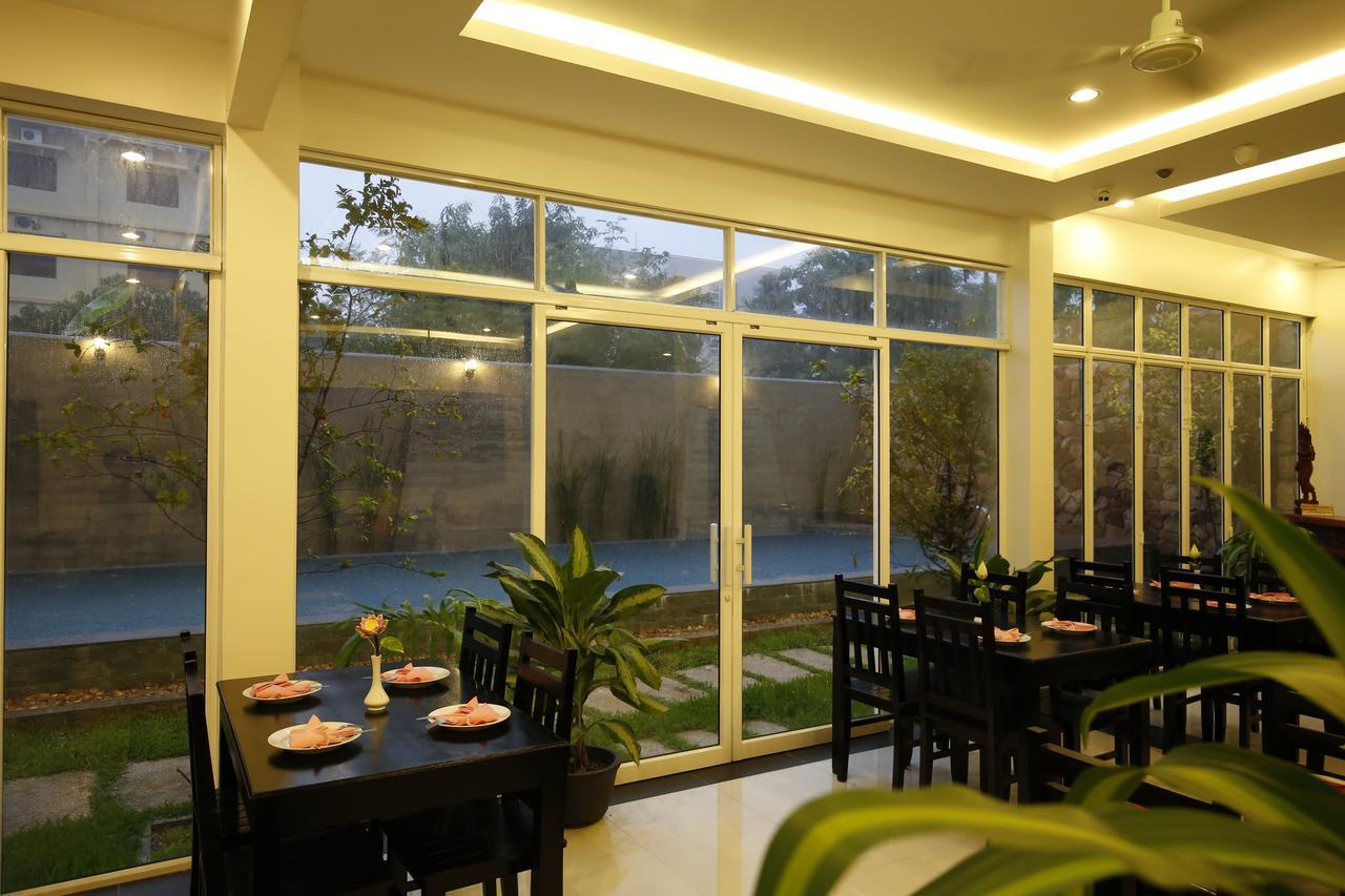 Holy Angkor Deluxe Hotel Siem Reap Bagian luar foto