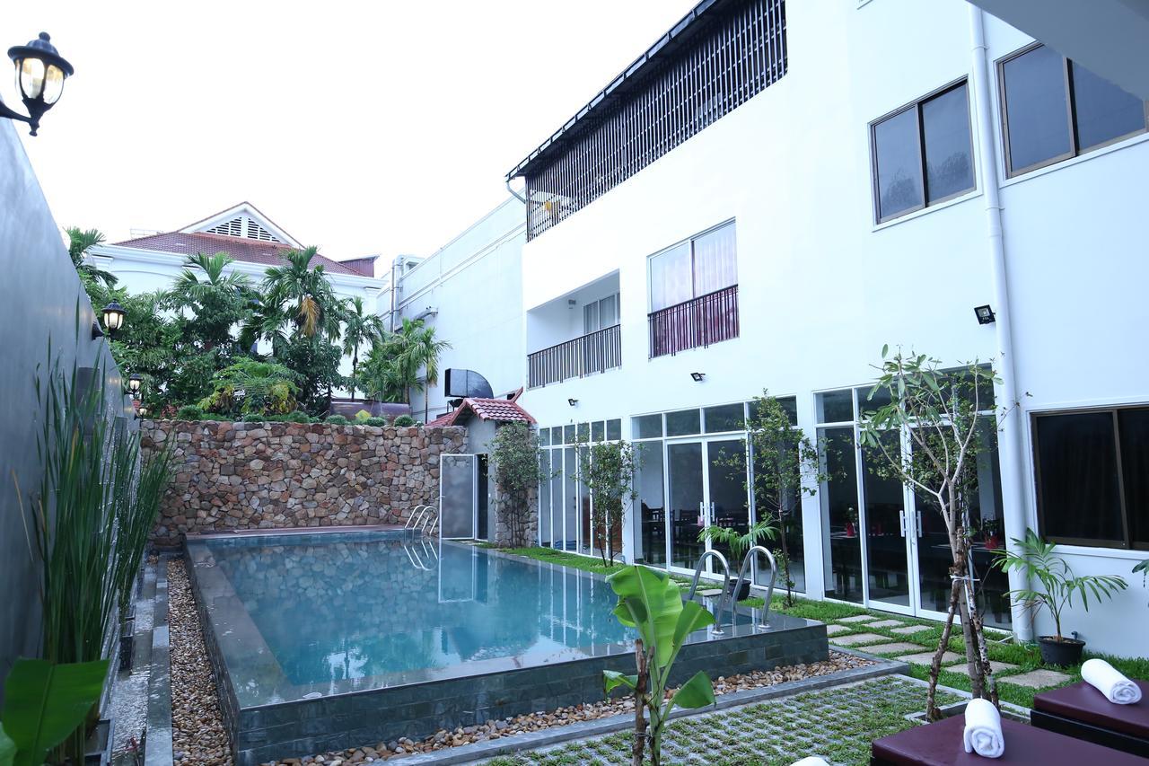 Holy Angkor Deluxe Hotel Siem Reap Bagian luar foto