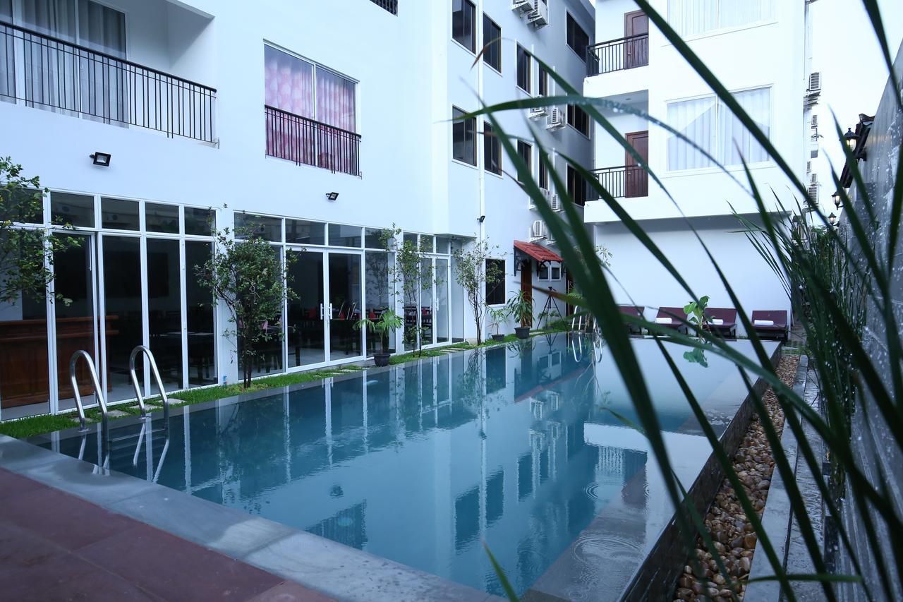 Holy Angkor Deluxe Hotel Siem Reap Bagian luar foto